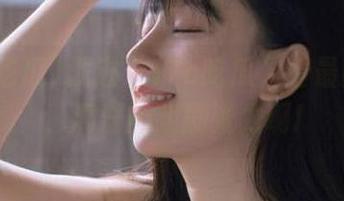 戳进“17c吃瓜”看最新话题，满满的戏剧张力啊!