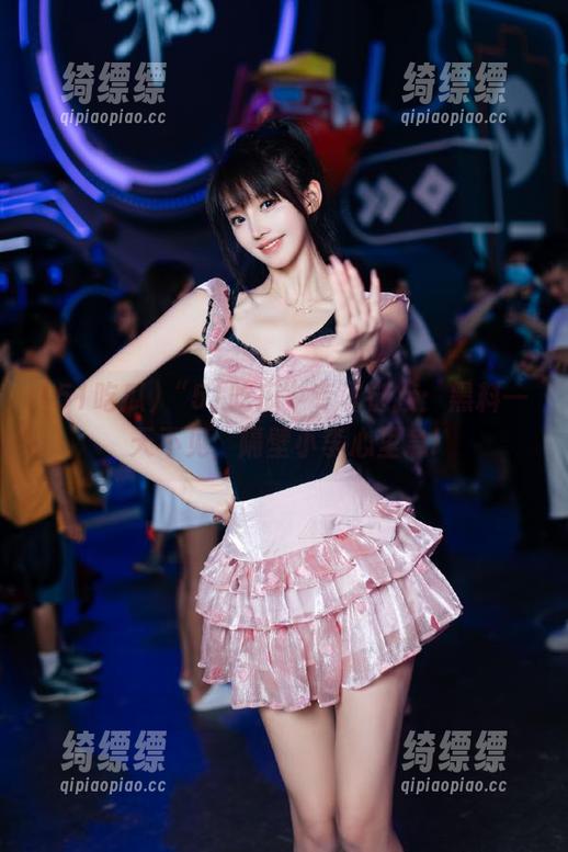 “51吃瓜”专属链接：黑料一天不见，隔壁小李心里急!