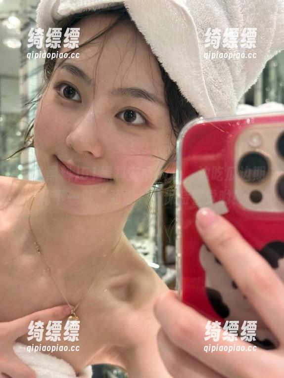 51黑料安卓app，边吃瓜边期待下一波“劲爆”，保持警觉哟！