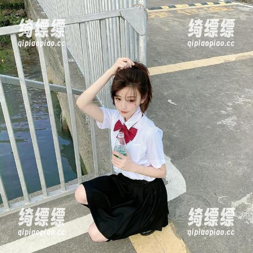 52吃瓜网免费让你畅享一整个星期的爆料，有时候羡慕一颗瓜的滋味！