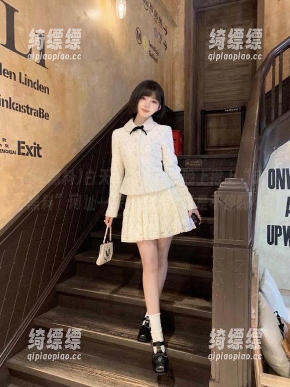 白天忙着工作，晚上得上“52黑料”网址一探究竟，瓜还是不停啊！