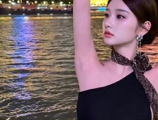 深夜刷到万里长征篇黑料正能量886suapp，凉凉的瓜味让我想到了夏天的西瓜