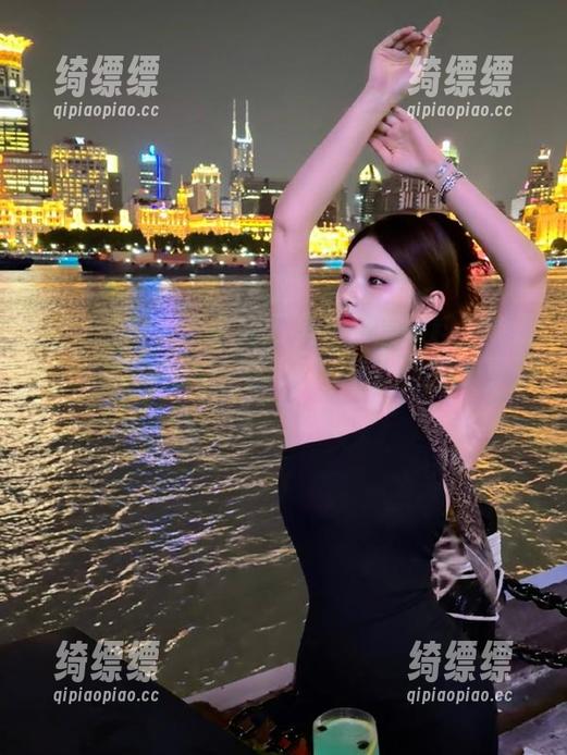 886su 深夜刷到万里长征篇黑料正能量886suapp,凉凉的瓜味让我想到了夏天的西瓜