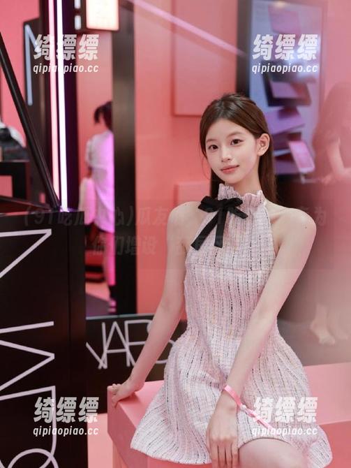 瓜友们，91吃瓜中心专为你们增设“舔屏区”！