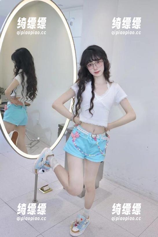 hlw首页，给你实时更新社会热点，不服你问问我家楼下的小狗！