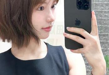 hlw首页：瓜田里那可是风景如画啊！