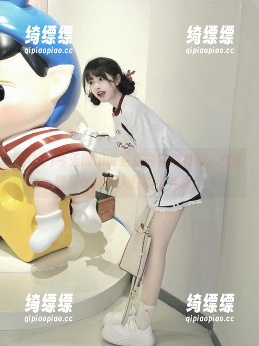 今天的hlw更新内容挺有趣，仿佛能借此窥探人性的小角落。