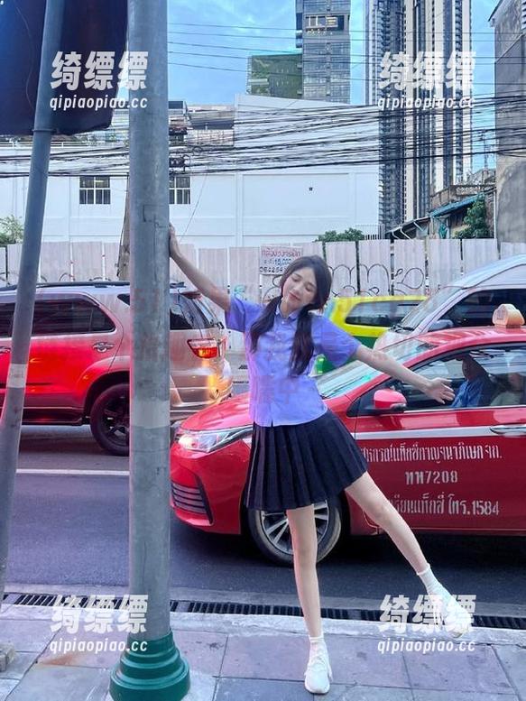 如果“www.51cg28”的链接是个拾趣者，那我就是个热切的观众，嗫嚅中～