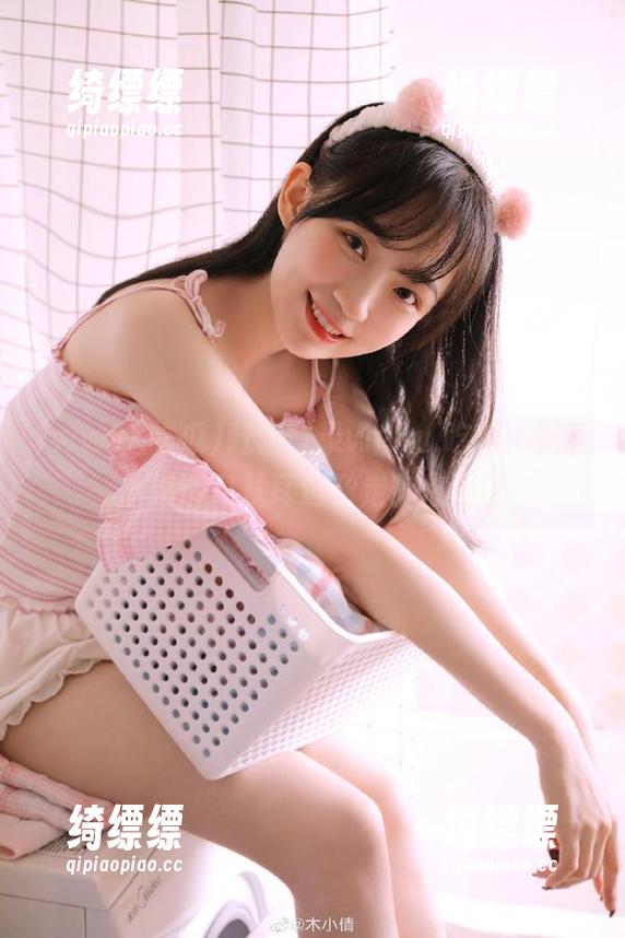 赶紧登录www.吃瓜，别让小道消息从耳边溜走！你懂的