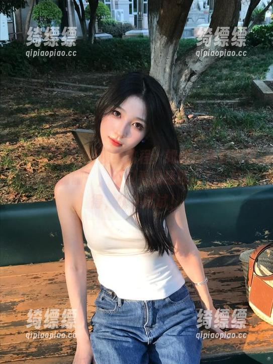 视频教程：如何在免费吃瓜网“品瑜伽”，不仅看瓜还练心？一举两得，快来试试！