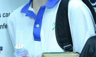 吃瓜网的入口就是个疯狂的按钮，一下子打开了新世界，哈哈。