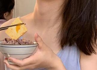 自动收藏新技能：吃瓜网今日必看大瓜等着你上钩！