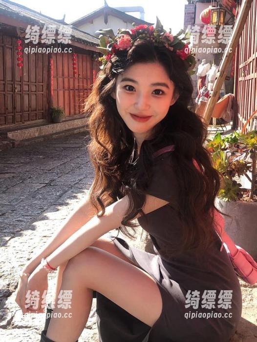 首页几乎快被刷新了，吃瓜网最近的瓜是社会求生指南还是情感绷带？