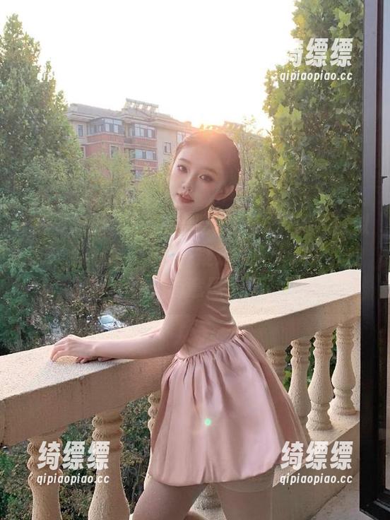 我要吃瓜网 “我要吃瓜网51”的入口似乎有点隐晦,让我怀疑是哪个大侠设计的,太有意思了!