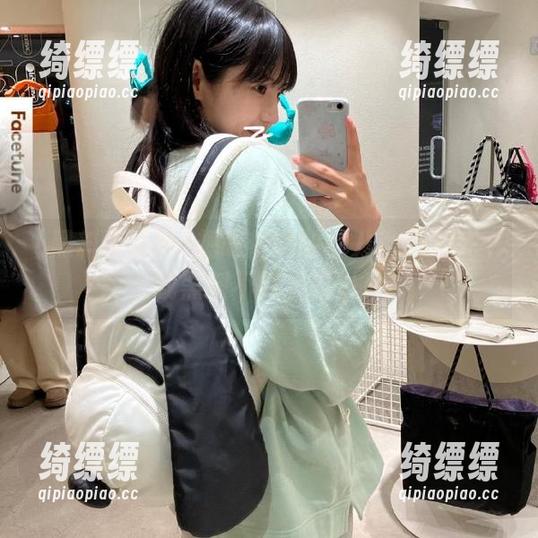 想吃热腾腾的八卦吗？先下载黑料不打样再说！