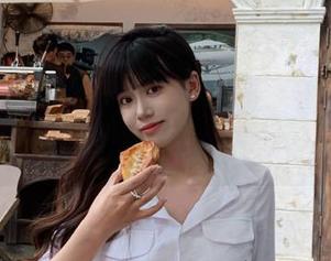 在“黑料不打烊tttzzz”的导航下面徘徊，那个入口根本不能回头啊