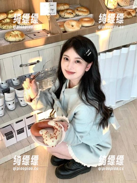 黑料不打烊让我永不迷路，都是瓜，真香。不过，哪个瓜比较甜？