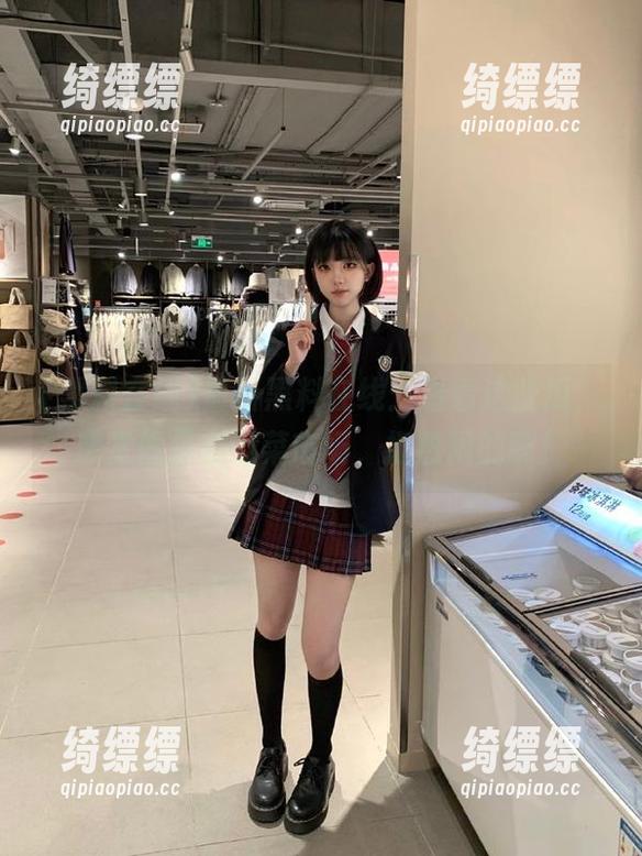 最新黑料在线：看看这些瓜，感觉像是在逛菜市场，挺热闹的啊！