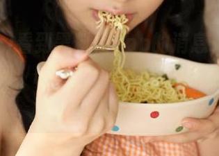 看到黑料社app的消息，再一次被震惊到，吃完这个瓜我得重新检视身边的人了！