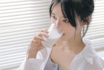 观看黑料网址，感觉像是在打翻了神秘胶囊，太刺激了！
