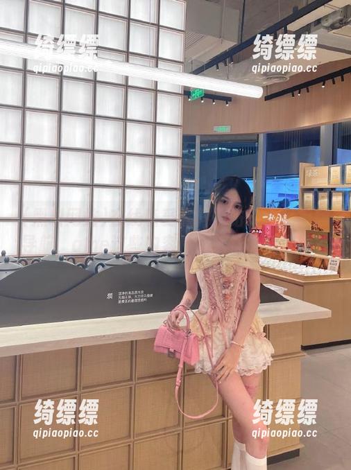 在线享受黑料网站的美女视频导航，ame这些内容够不够让人翻白眼？
