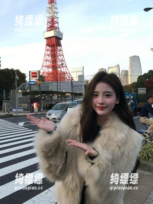 黑料网络狂欢开始了，下载后在线观看，带你飞！